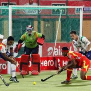 Spirited UP Wizards stun Ranchi Rhinos 3-2