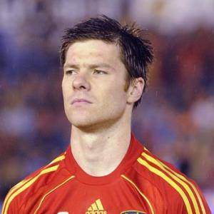 Liverpool agree to sell Xabi Alonso to Real