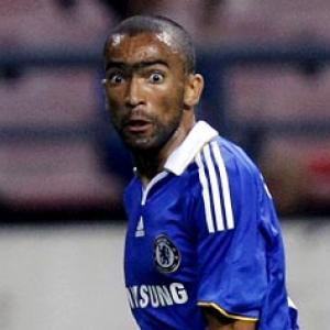 Chelsea's Bosingwa out for three months