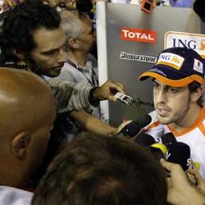 Alonso defends his 2008 Singapore GP victory