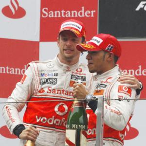 Button says won't play second fiddle to Hamilton