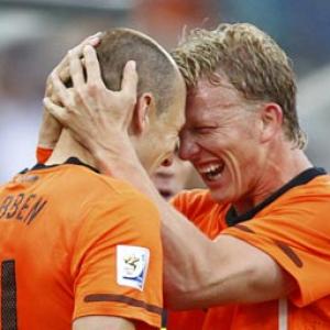 Genius Robben takes Dutch to last eight