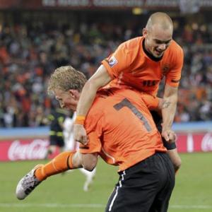 Dutch beat Slovakia to reach last eight