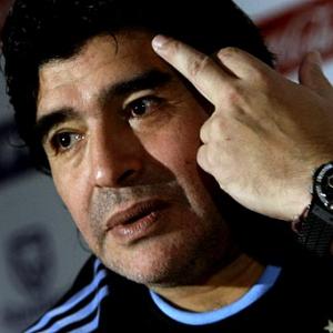 Maradona has facial surgery after pet dog bite