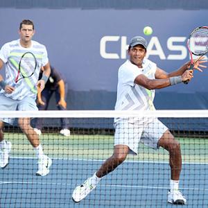 Bhupathi-Mirnyi advance to 2nd round at US Open