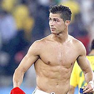 Ronaldo strips off to advertise a watch