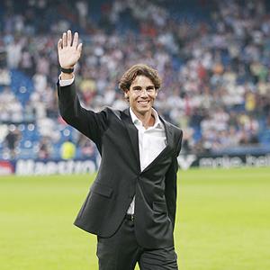 Nadal gets standing ovation at Real Madrid game