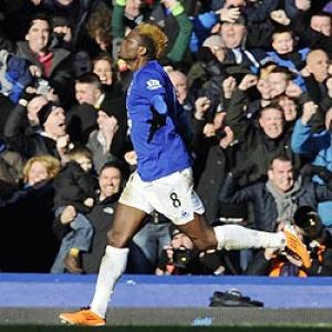 Kalou earns Chelsea FA Cup replay with Everton