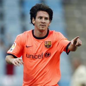 Messi plays down punching incident