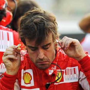 Alonso carries Ferrari's title hopes