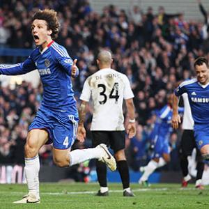 Chelsea sink City to keep title hopes alive