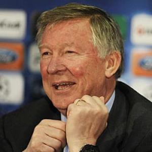 Beat Chelsea and title is United's, says Ferguson
