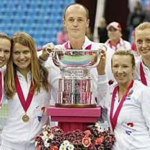 Phenomenal Kvitova leads Czechs to Fed Cup title