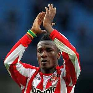 Sunderland striker Gyan to join Al-Ain on loan