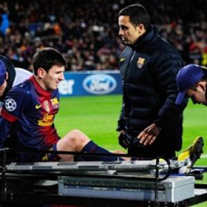 Barcelona confirm Messi only has bruised left knee