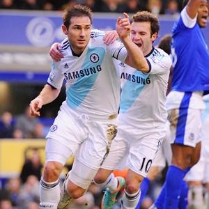 Lampard double inspires Chelsea to 2-1 win at Everton