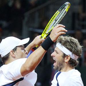 Davis Cup: Woe for Federer as Swiss crash, Spain cruise