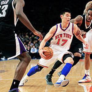 Jeremy Lin passes Knicks to victory over Kings