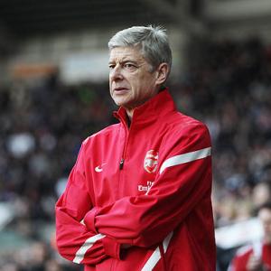 Arsenal say manager Wenger to stay at club