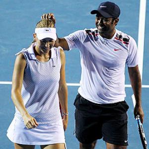 Paes in mixed doubles final, Sania-Bhupathi exit
