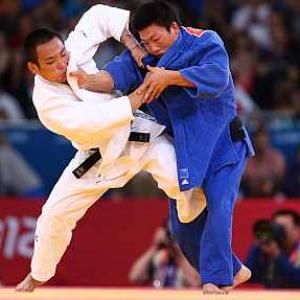 Judo result overturned after angry crowd erupts