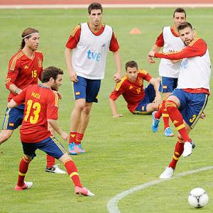 Spain eye unique treble at Euro 2012