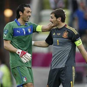 PHOTOS: Stubborn Italy give Spain food for thought