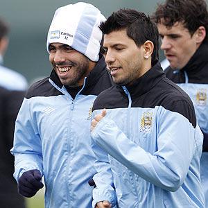 City's Aguero ruled out with 'stupid' injury