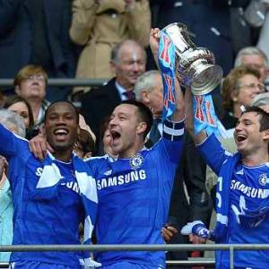 Old guard are picture perfect in Chelsea renaissance
