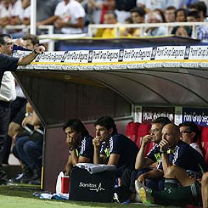 Euro soccer: Real fall at Sevilla, Spurs record first win