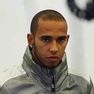 Hamilton signs three-year deal with Mercedes