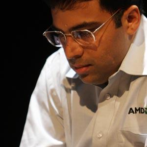 Anand in quarters of London Classic after easy draw