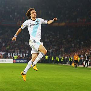 Europa: Luiz gives Chelsea last gasp win in Basel