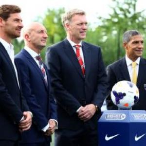 Moyes hits out at United's tough Premier League start