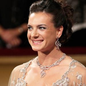 Isinbayeva wants to quit impoverished Russian hometown for Monaco