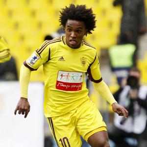 Have Chelsea beaten Spurs in race to sign Brazil's Willian?