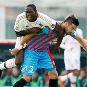 Balotelli helps Milan end chaotic week with win at Catania