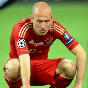 Bayern's Robben out for six weeks with deep laceration of knee