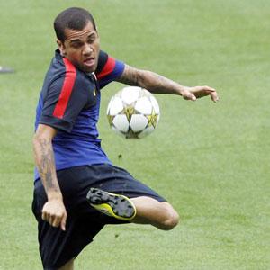 Barca's Alves cries racism at Bernebeu after Cup 'Clasico'