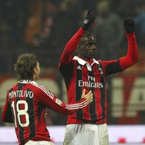 Balotelli helps Milan grab 2-1 win over Parma
