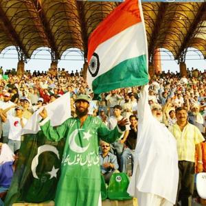 Should Pak cricketers, artists be allowed in India?