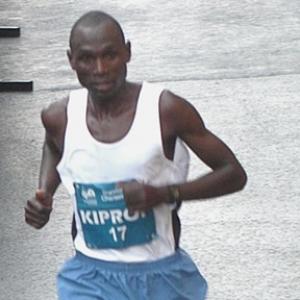 Kiprop, Kipketer set course records to win Mumbai Marathon
