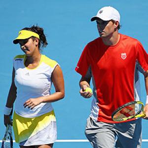 Bhupathi, Sania crash out of Australian Open