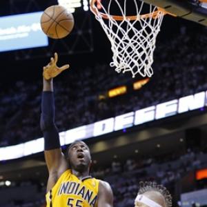 NBA:  Pacers turn up Heat in Miami to level series