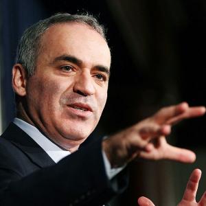 Chess: Kasparov backs Carlsen, says 'new generation deserves new champion'