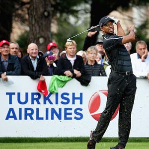 Woods six back as Casey shares lead in Turkey