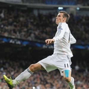 Goal frenzy as Real, United and PSG seal last 16 berths