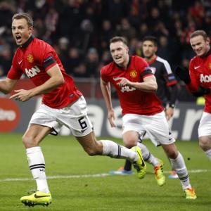 PHOTOS: Manchester clubs dominate, Real and Bayern cruise