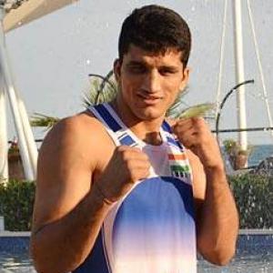 Boxers Dinesh, Praveen apologise in show cause reply?
