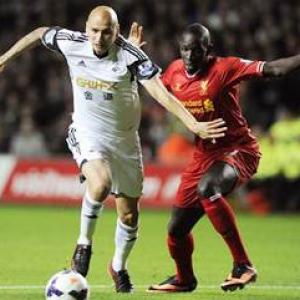 Shelvey in the spotlight as Liverpool go top